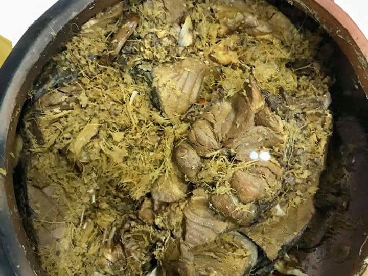 Bảo quản không đúng cách cũng khiến cá kho làng Vũ Đại bị mốc